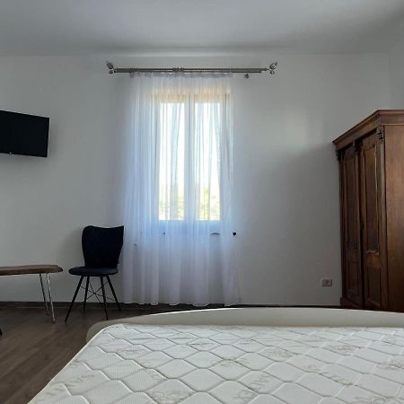 Pensiunea La Conac Birlad Luaran gambar